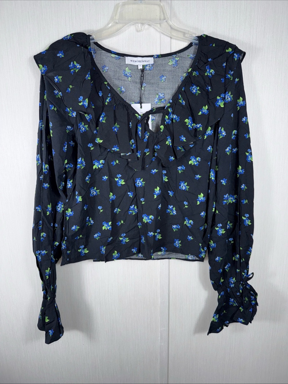 NWT WeWoreWhat Floral Ruffle Blouse Watercolor Ditsy floral black blue small